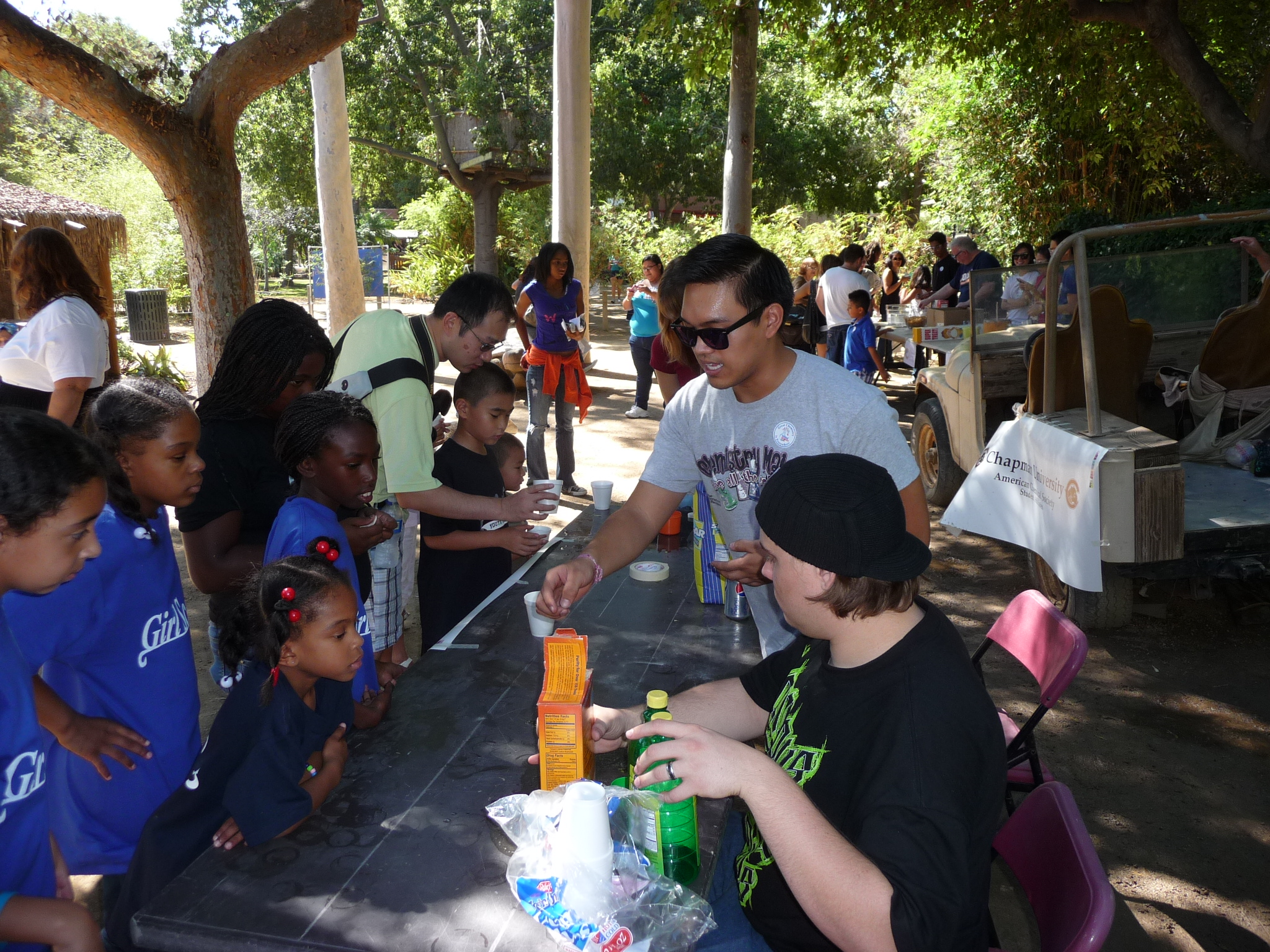 chemistry-students-at-santa-ana-zoo