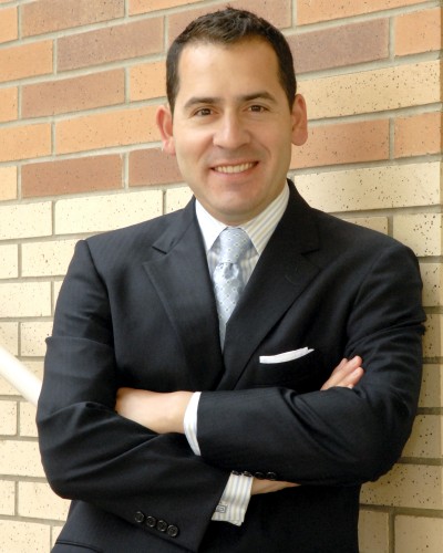 Attorney Robert Diaz '97 will be the guest speaker at Student Research Day 2013.