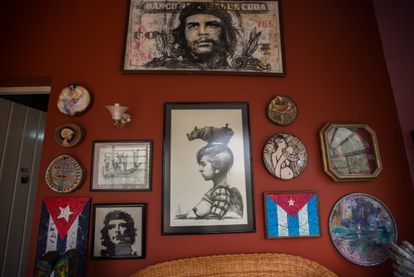 "I hadn’t expected to see that American dorm-room iconography," Chapman film professor Jeff Swimmer says, noting the prevalence in Cuba of Che Guevara posters and pictures, which appear in this home alongside Afro-Cuban imagery.