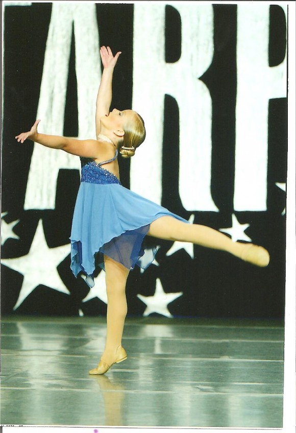 girl dancing on stage