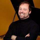 Pianist Steven Mayer