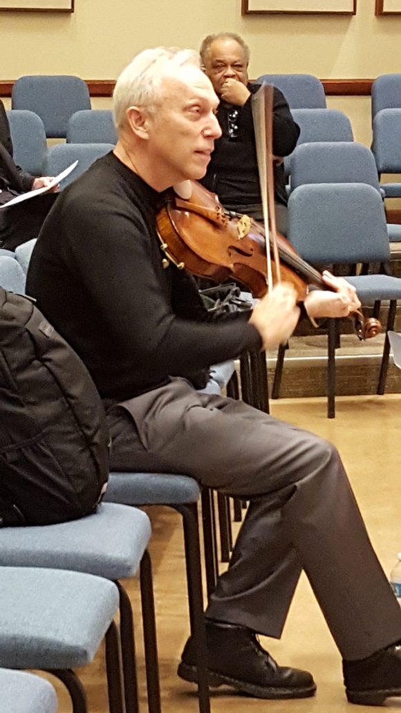 Hank Dutt of the Kronos Quartet teaches Chapman student musicians as William Fitzpatrick, Chapman artist in residence and the Henri Temianka Endowed Professor of Music, looks on.