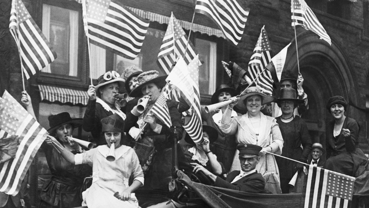 Women suffragettes in America.