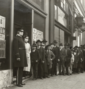 People in line for masks during 1918 flu