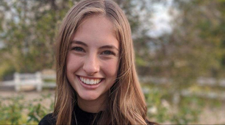 Portrait of Abby Bechtel ’22