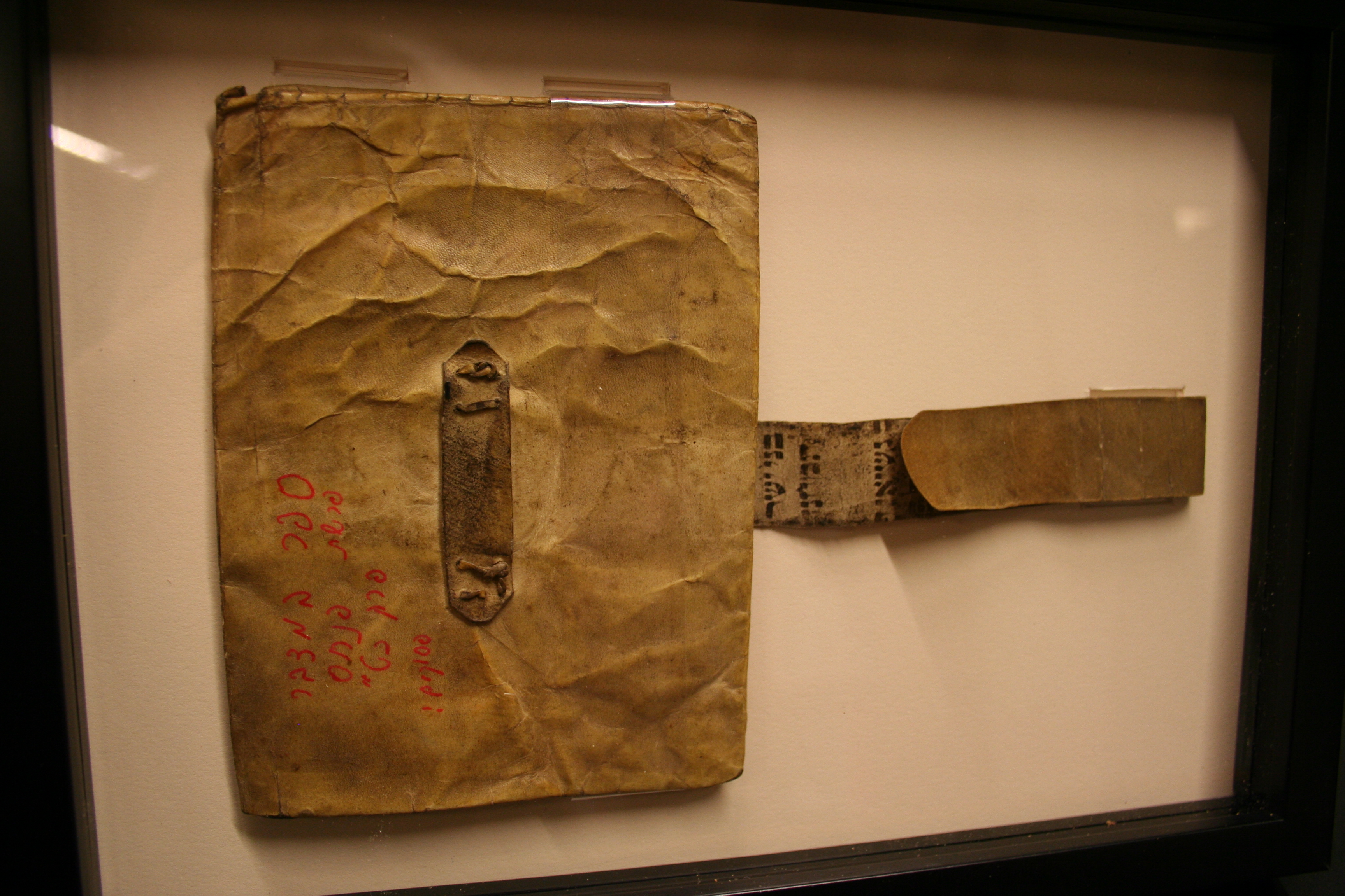 Wallet, Holocaust artifact