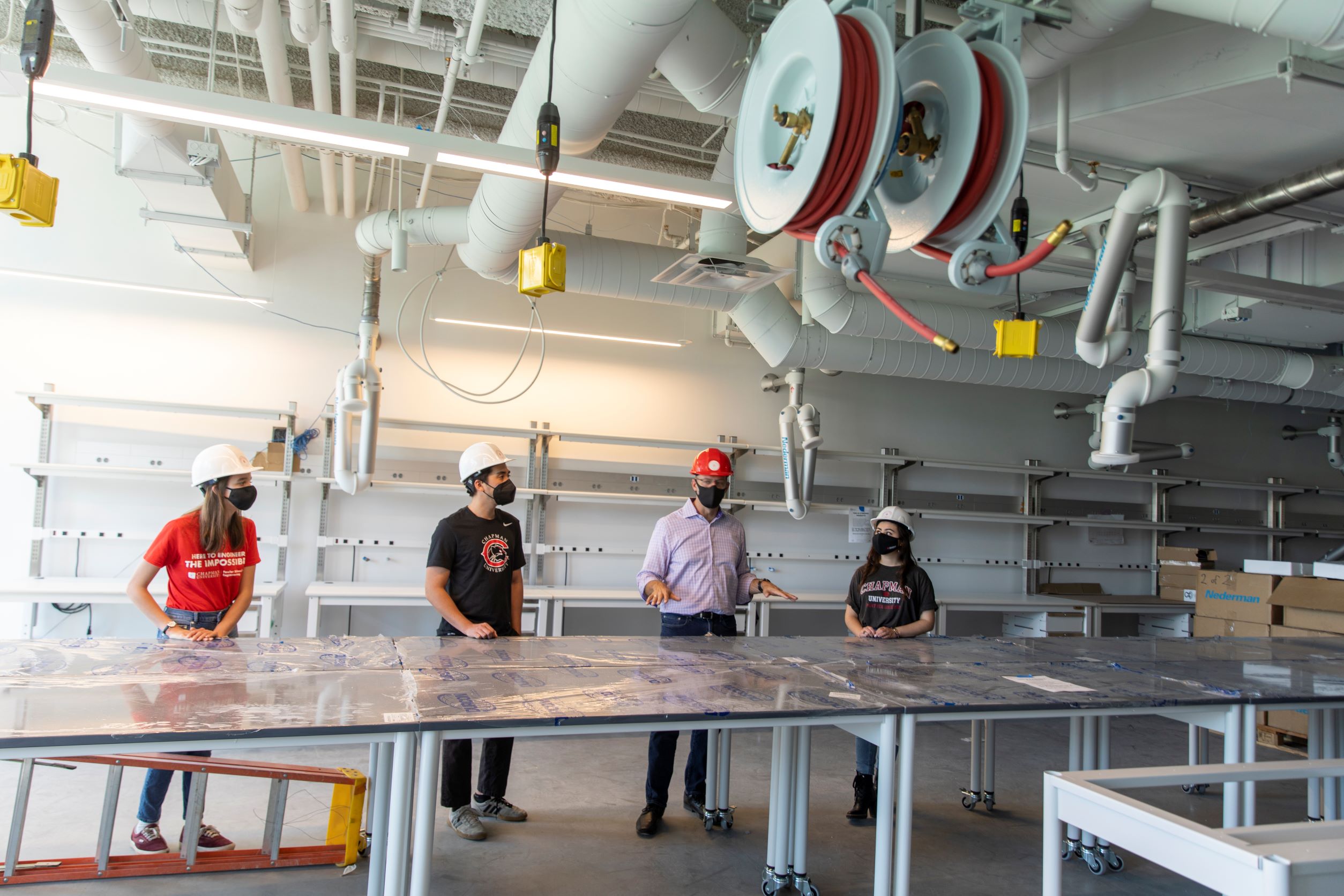 The flow of activity in labs and other spaces replicates the real-world engineering product development cycle. (Photo by Carlota Crespo ’21)