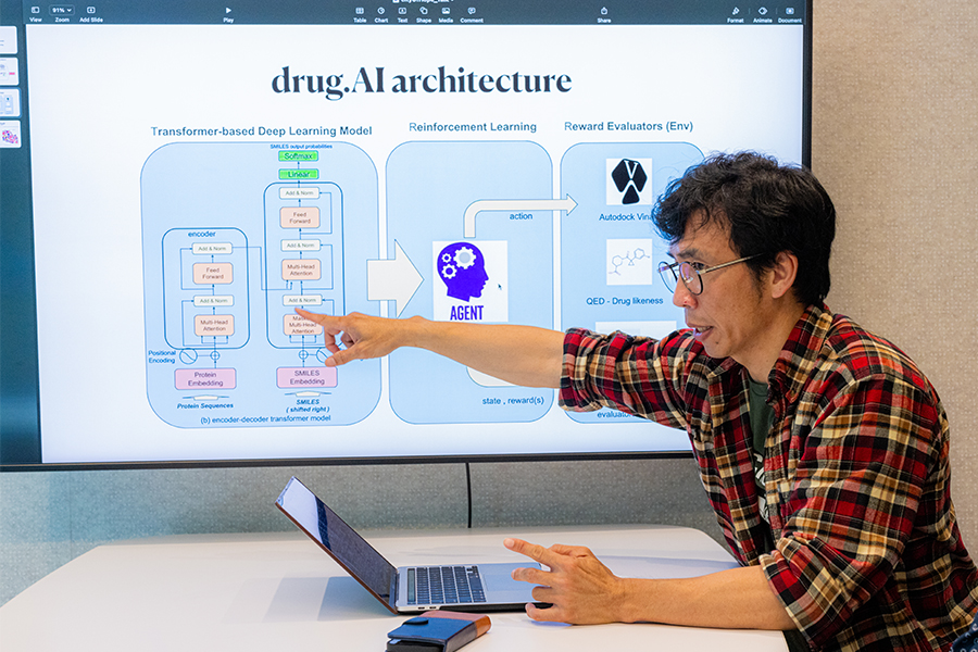 Doctoral student Dony Ang explains drug.AI.