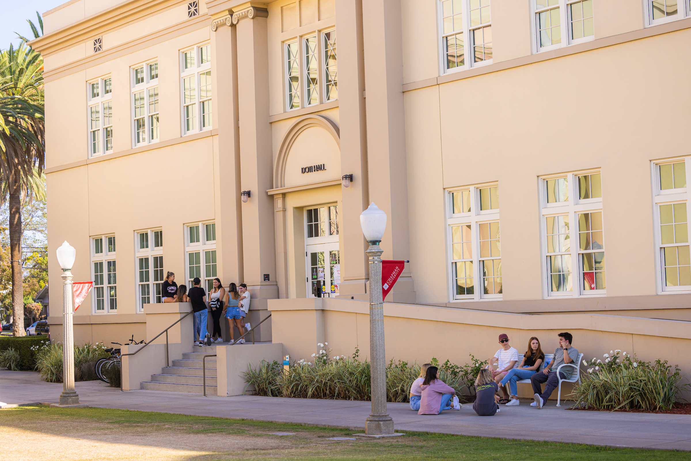 Campus shot for voting story.